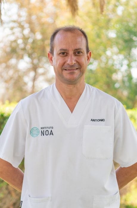 Antonio VegaAuxiliar de Enfermería